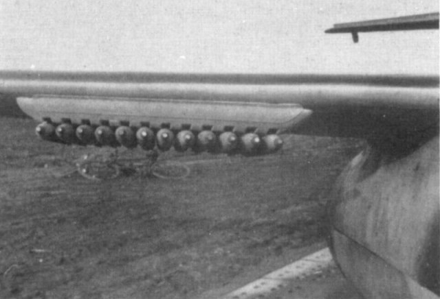 R4M под крылом ме-262.jpg